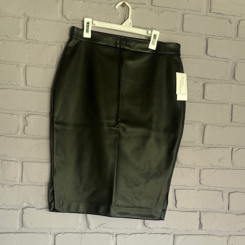 NEW Morgan Taylor Black Knee-Length Pencil Skirt size S